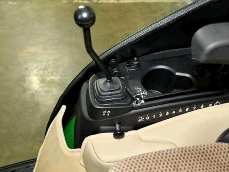 John Deere 2026R TRAKTOR