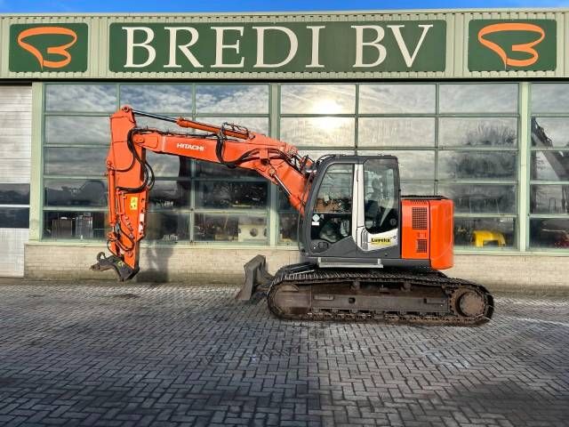 Hitachi ZX 135 US-3