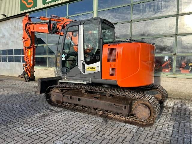 Hitachi ZX 135 US-3