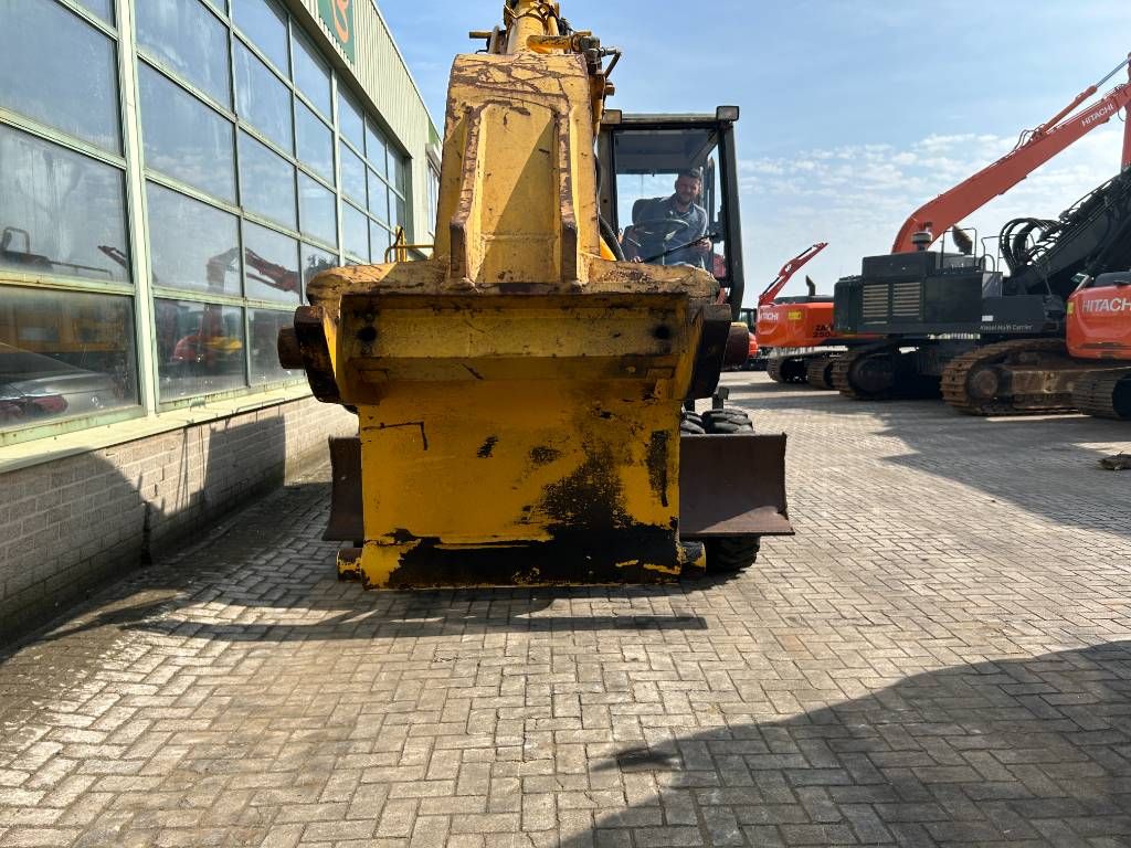 JCB JS 150