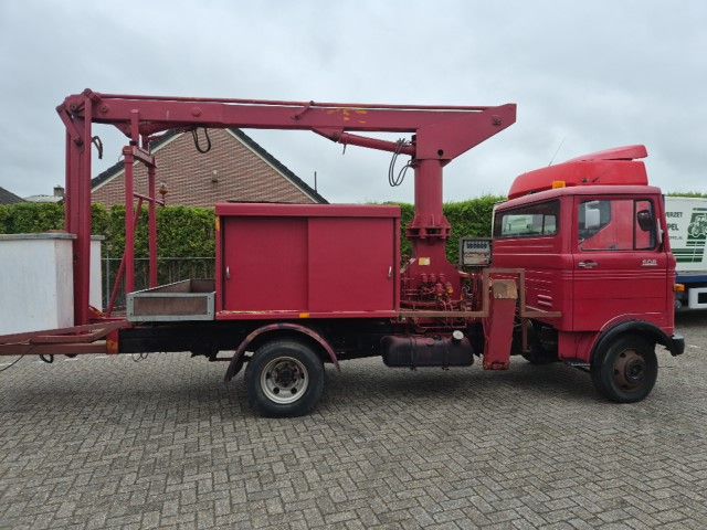 Mercedes LP608 met Ruthmann hoogwerker. Oldtimer.
