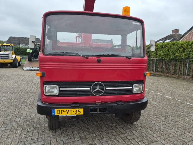 Mercedes LP608 met Ruthmann hoogwerker. Oldtimer.