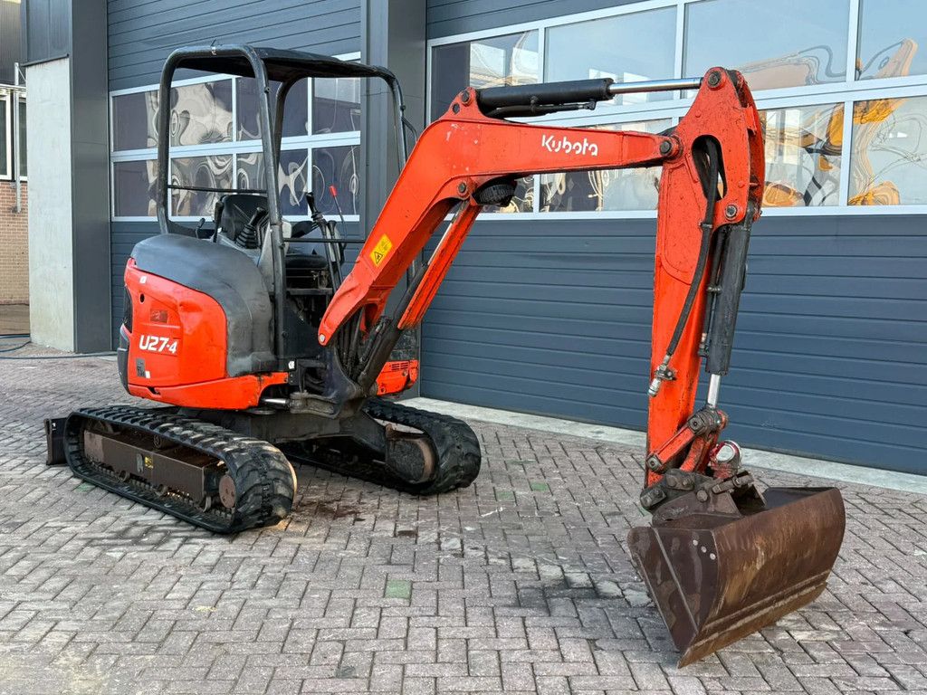 Kubota U27-4