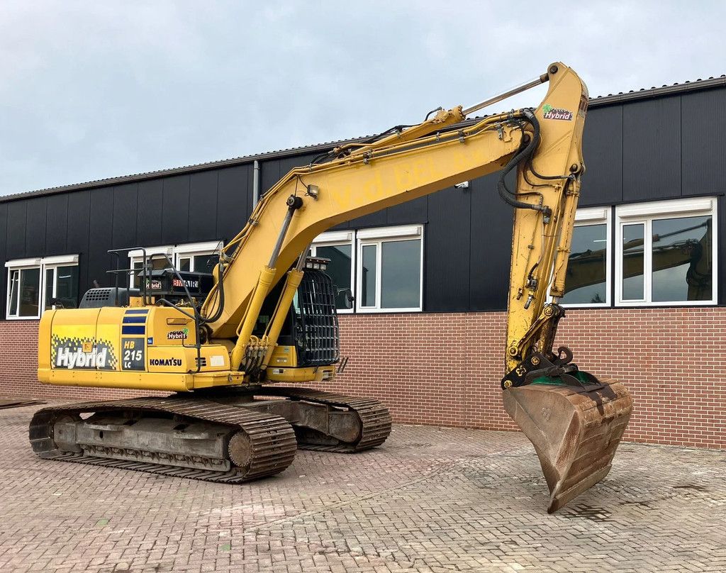 Komatsu HB215LC-2