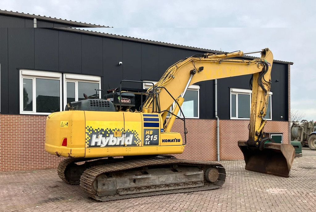 Komatsu HB215LC-2