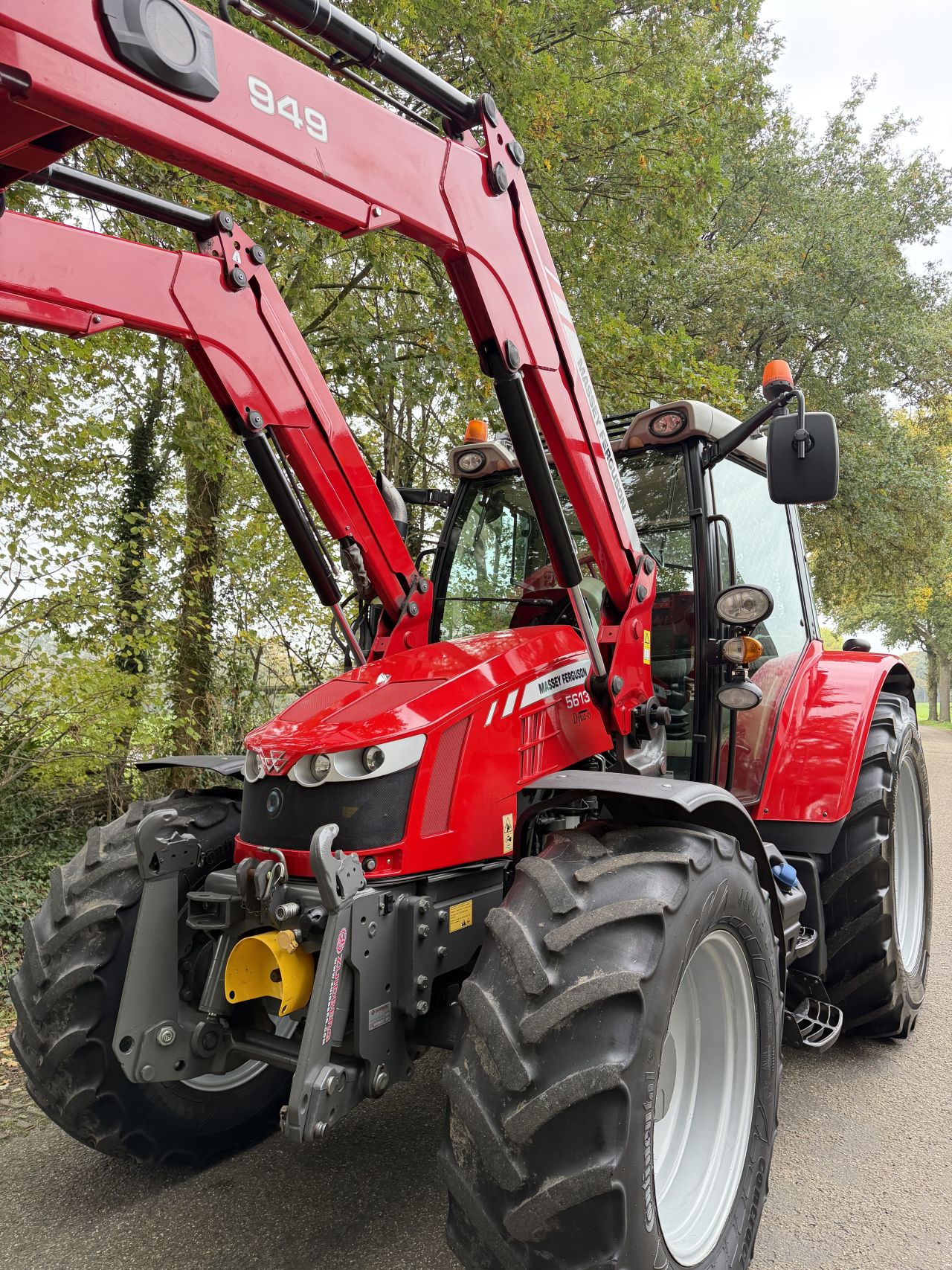 Massey Ferguson 5613 Dyna 6