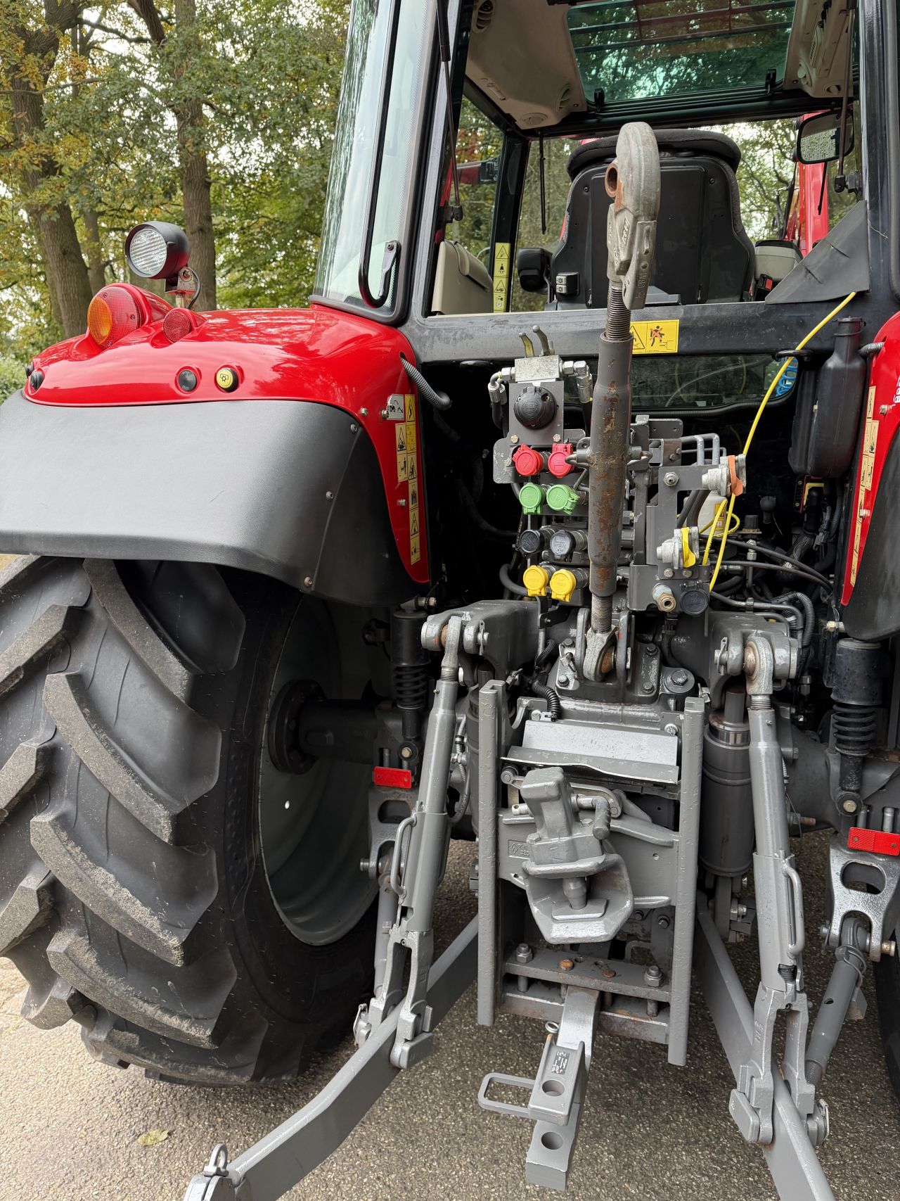 Massey Ferguson 5613 Dyna 6