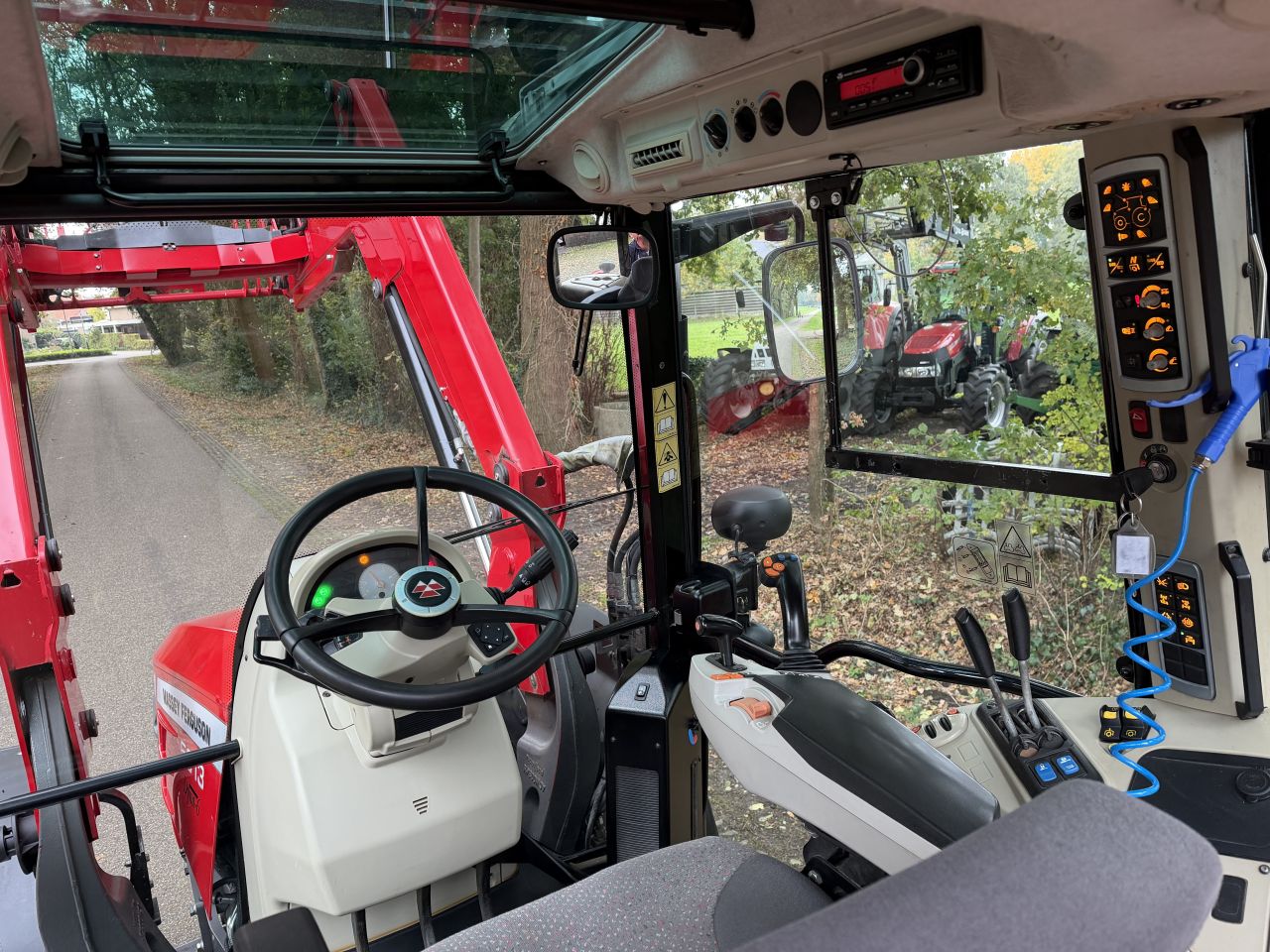 Massey Ferguson 5613 Dyna 6