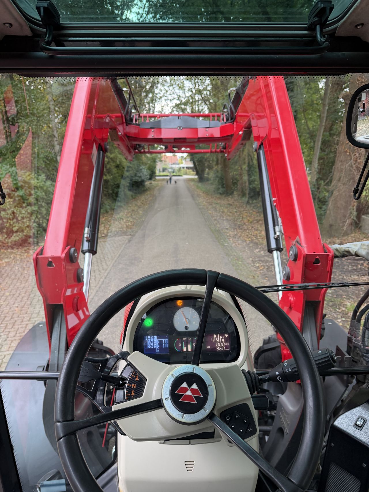 Massey Ferguson 5613 Dyna 6
