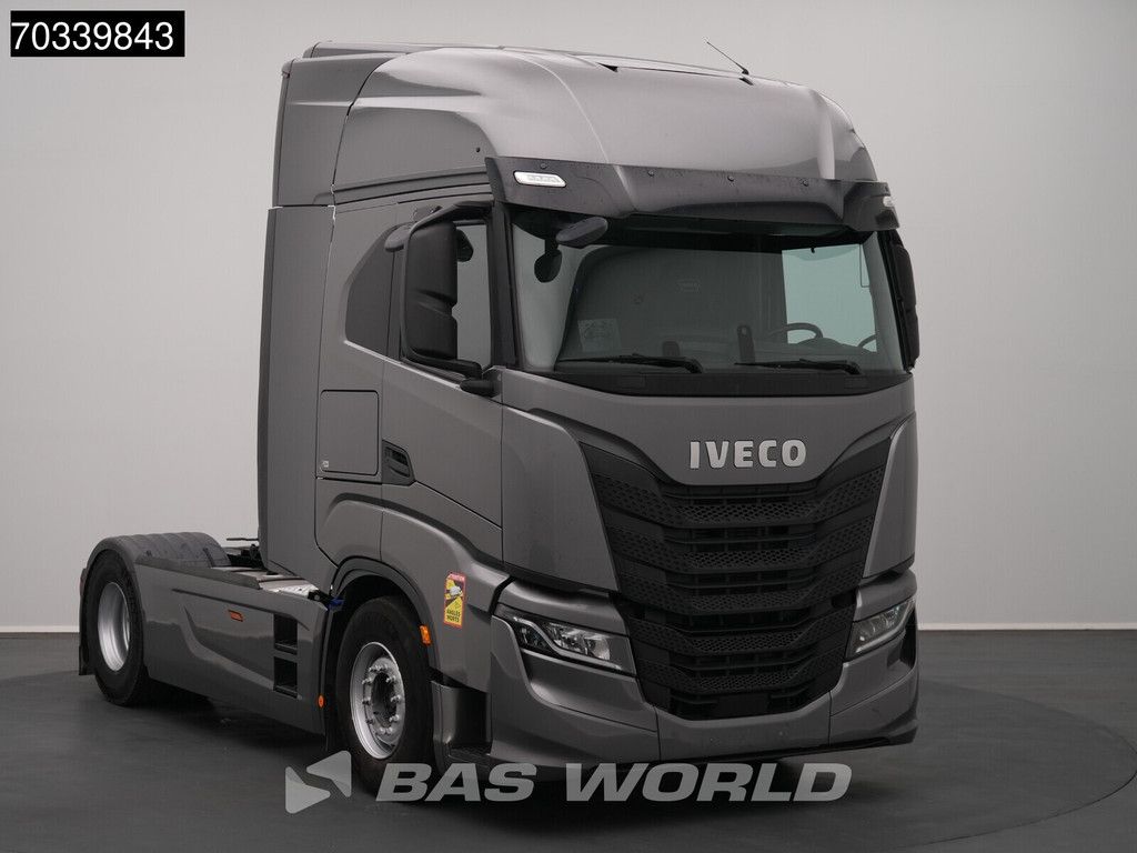 Iveco S-Way 570 4X2 Retarder 2x Tanks Standklima Navi ACC