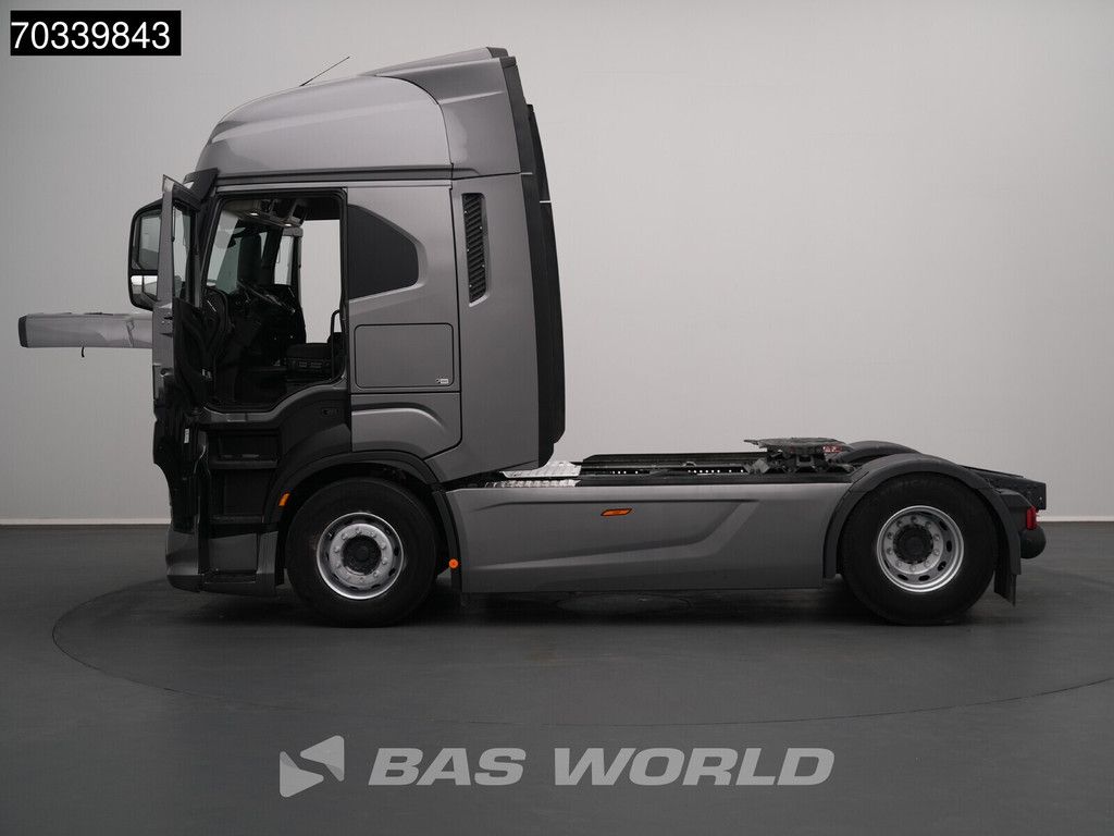 Iveco S-Way 570 4X2 Retarder 2x Tanks Standklima Navi ACC