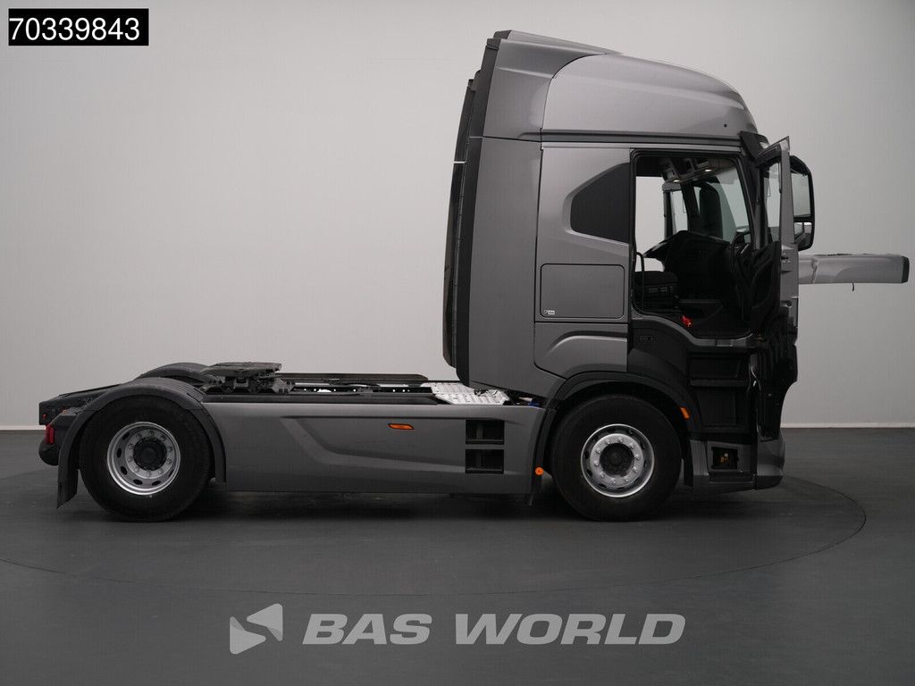 Iveco S-Way 570 4X2 Retarder 2x Tanks Standklima Navi ACC