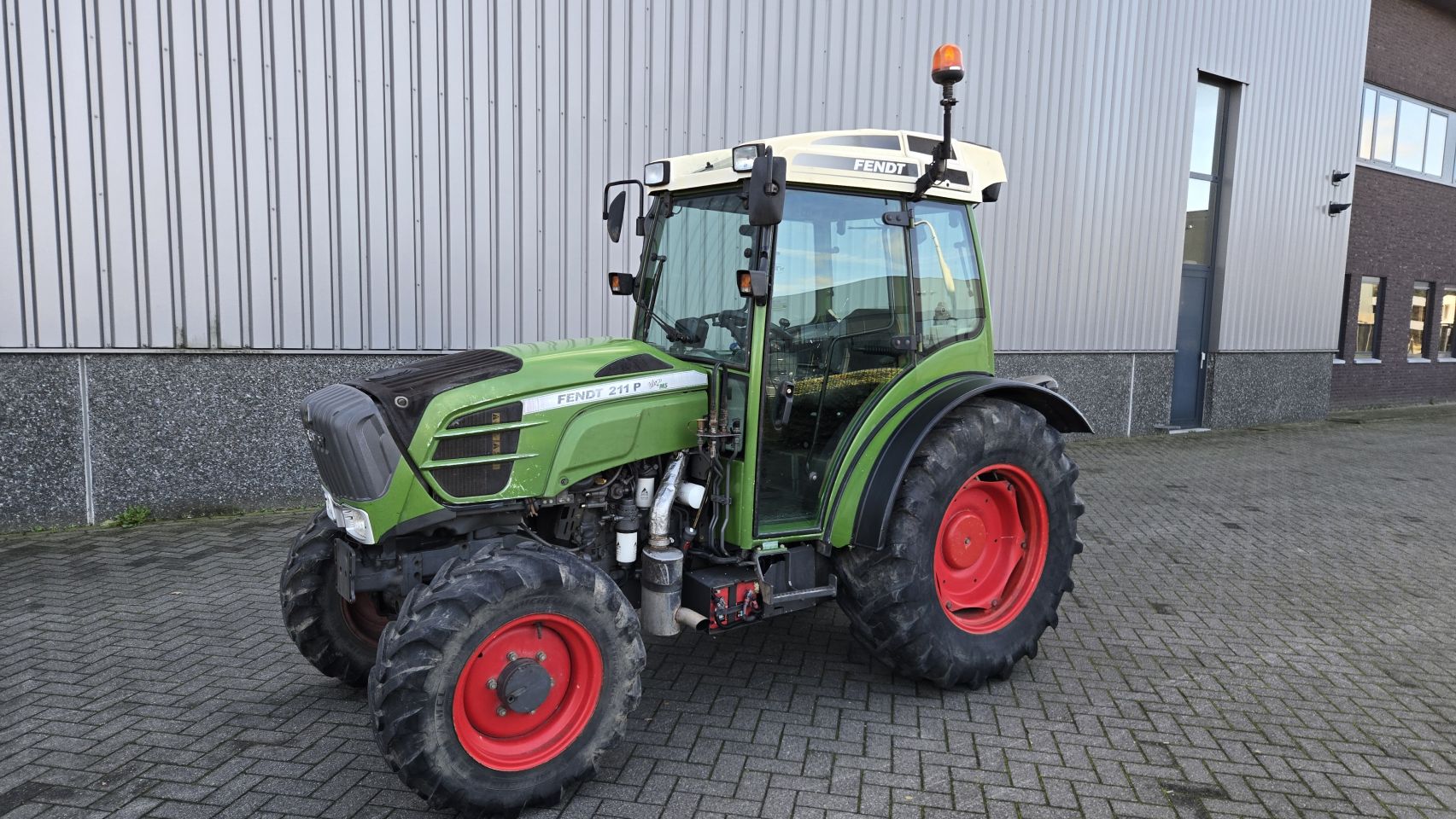 2017 Fendt 211 P 7016 uur