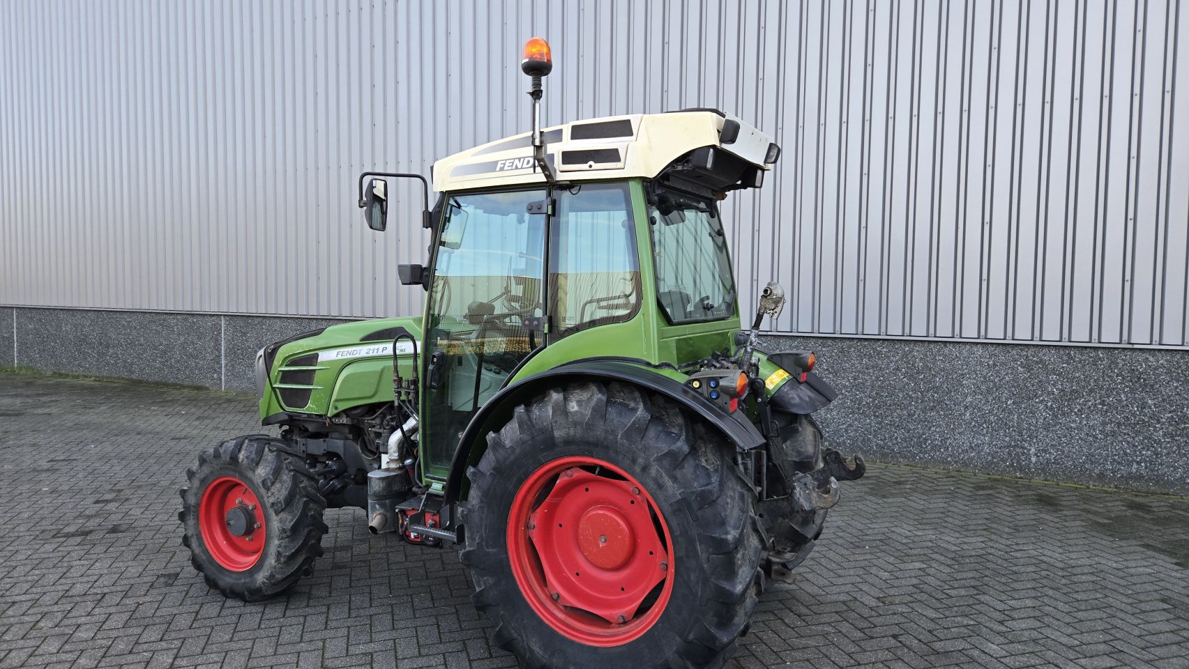 2017 Fendt 211 P 7016 uur