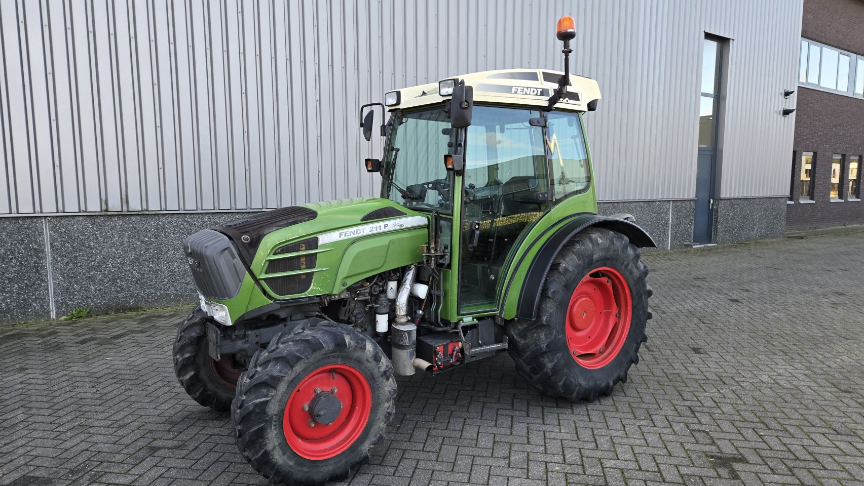 2017 Fendt 211 P 7016 uur