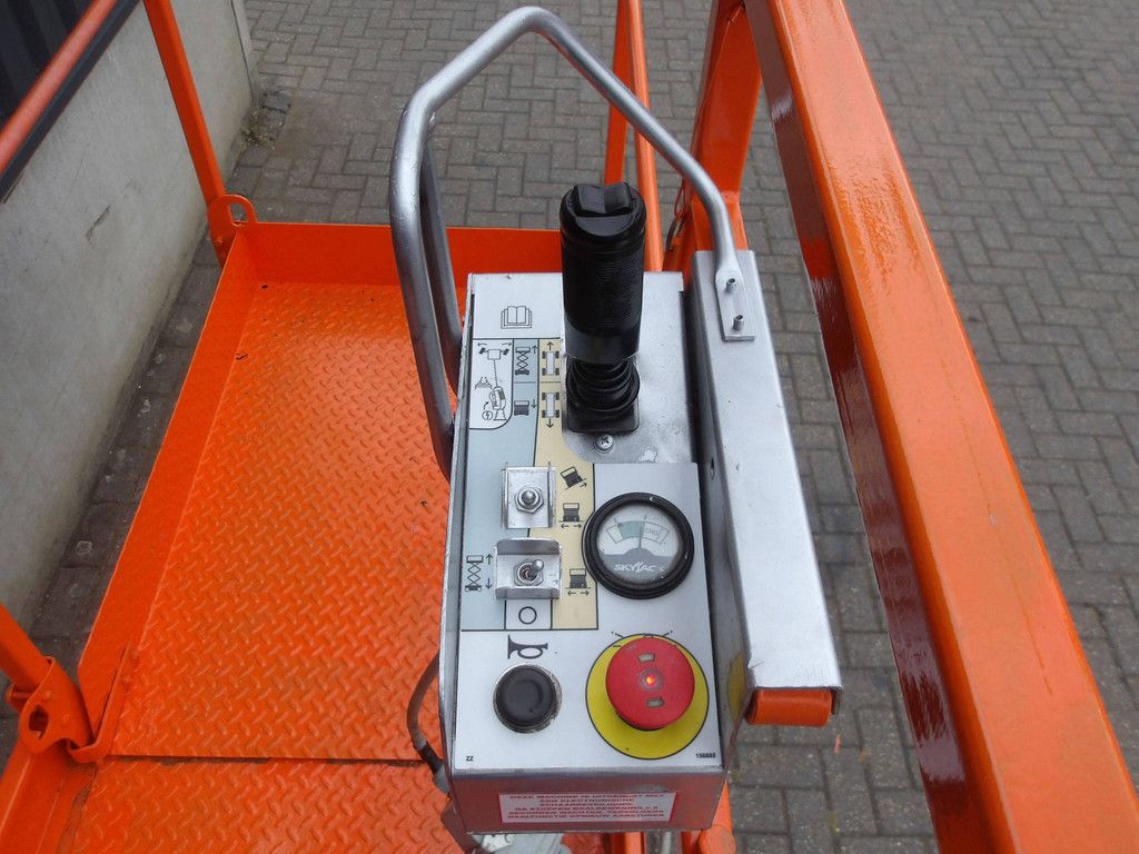 SkyJack SJ3220 Electric Scissor Lift 8.09m 2015