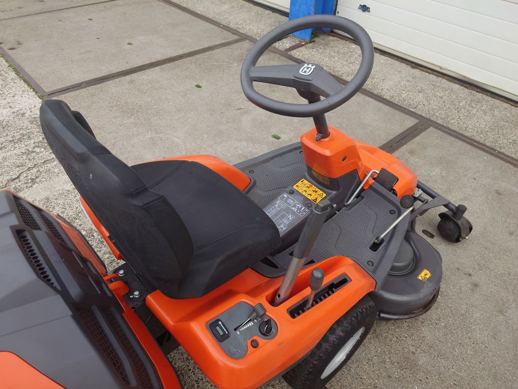 Husqvarna Rider 318