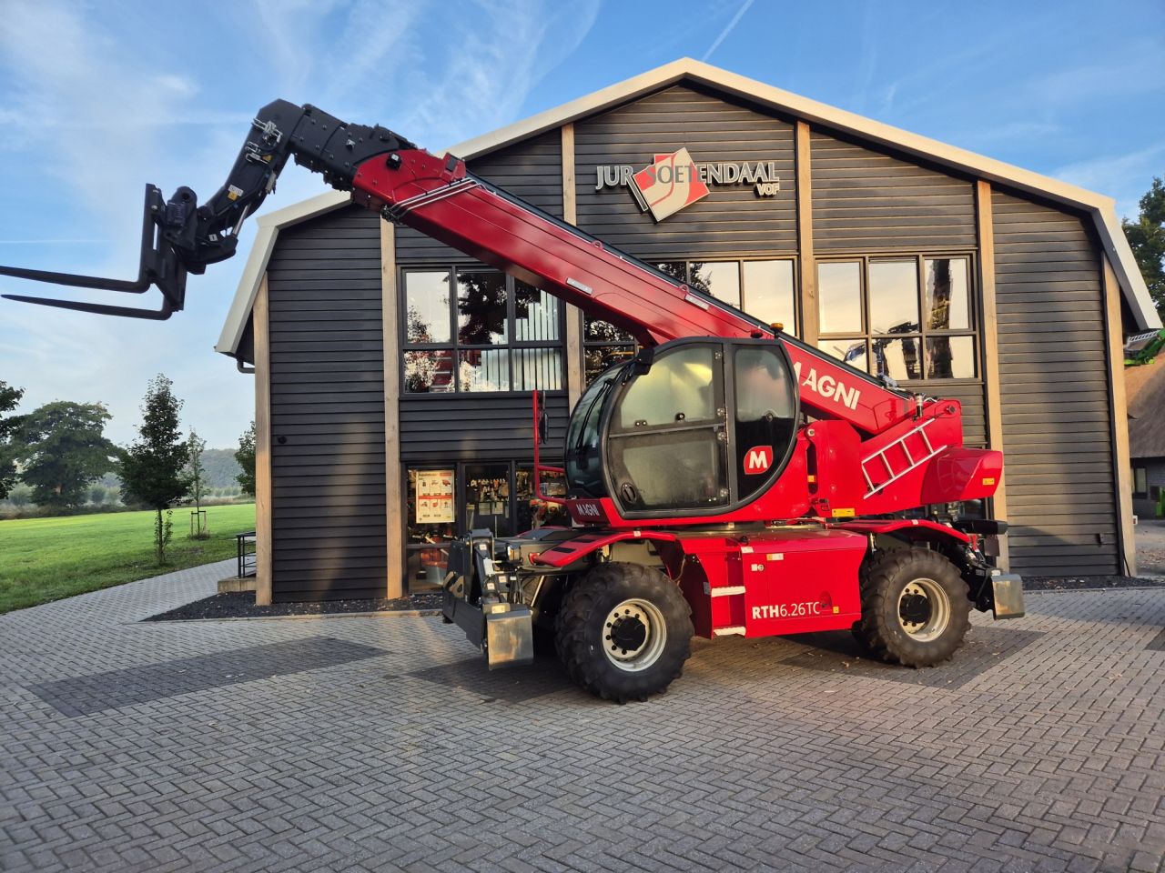 Nieuwe MAGNI RTH 6.26 roterende verreiker met hefhoogte tot 26 m