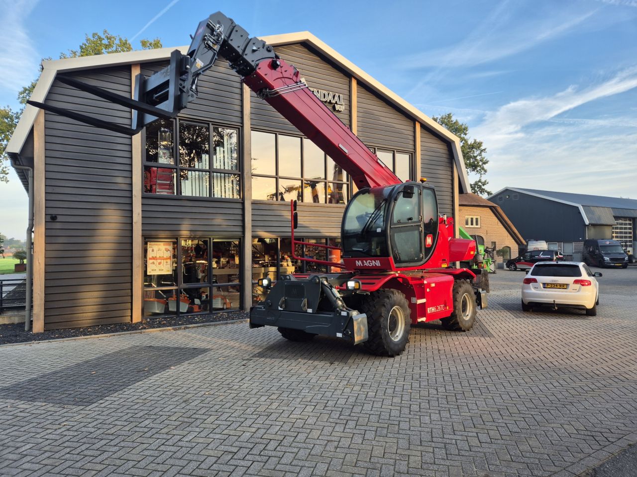 Nieuwe MAGNI RTH 6.26 roterende verreiker met hefhoogte tot 26 m
