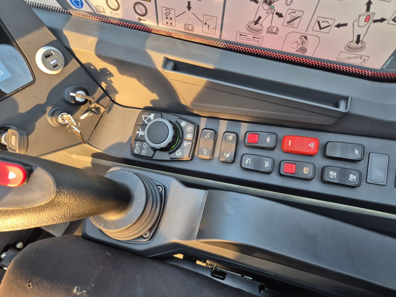 Nieuwe MAGNI RTH 6.26 roterende verreiker met hefhoogte tot 26 m
