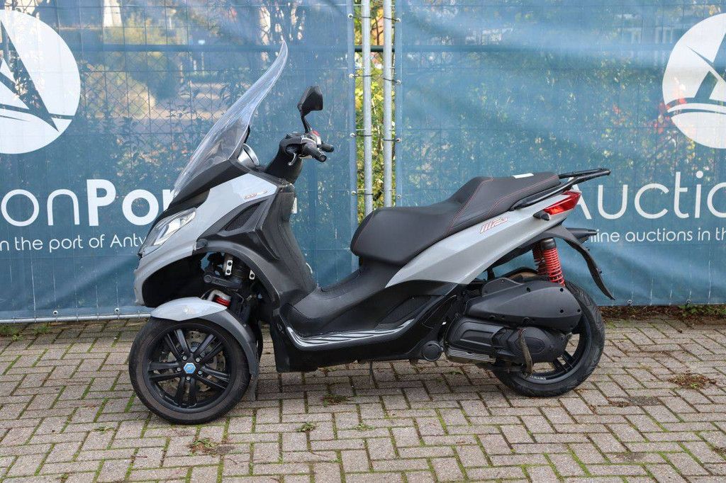 Roller Piaggio MP3 300HPE Benzin 26 PS 2022 (Marge)