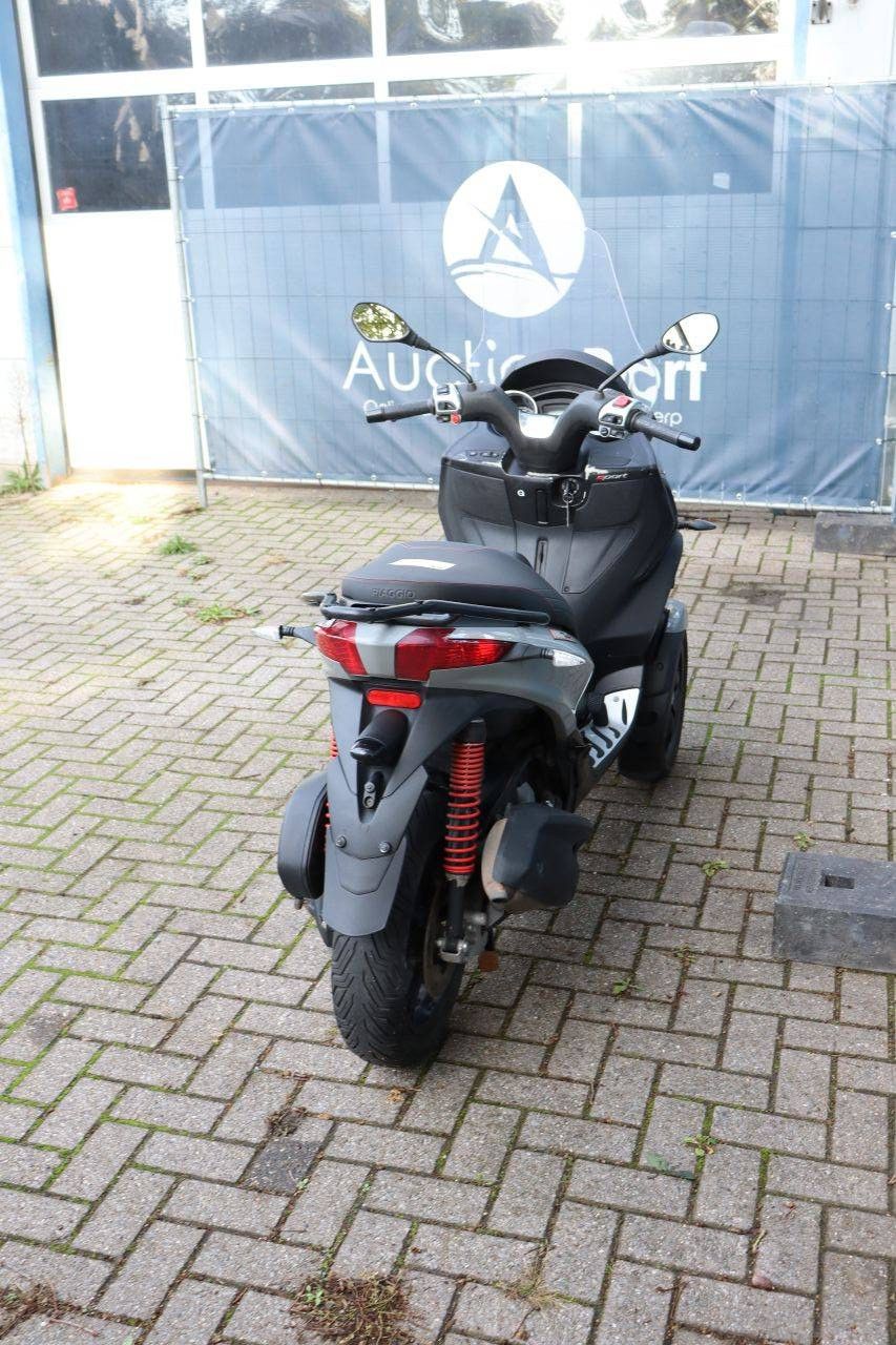 Roller Piaggio MP3 300HPE Benzin 26 PS 2022 (Marge)