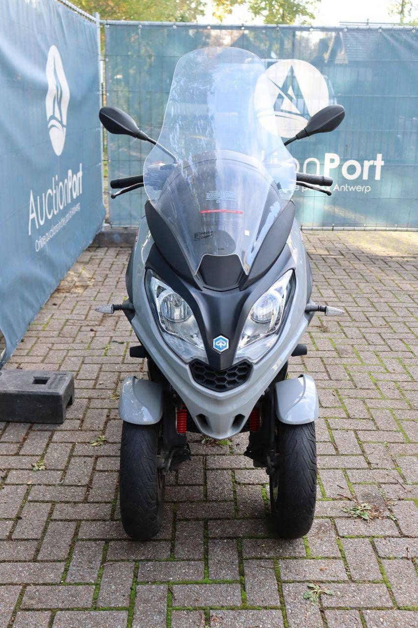 Roller Piaggio MP3 300HPE Benzin 26 PS 2022 (Marge)