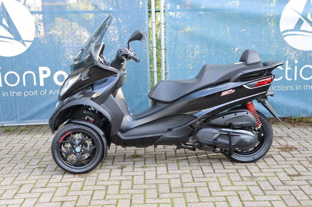 Roller Piaggio MP3 350 Benzin 30,6 PS 2020 (Margin)