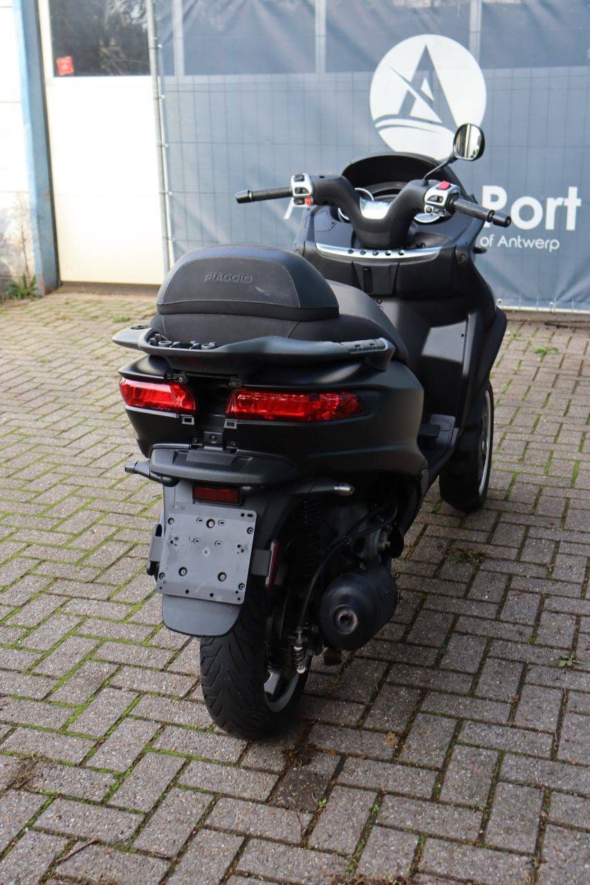 Roller Piaggio MP3 300 LT Benzin 21 PS 2017 (Margin)