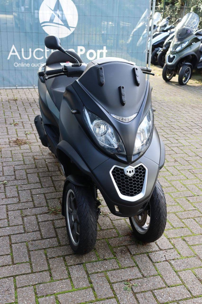 Roller Piaggio MP3 300 LT Benzin 21 PS 2017 (Margin)