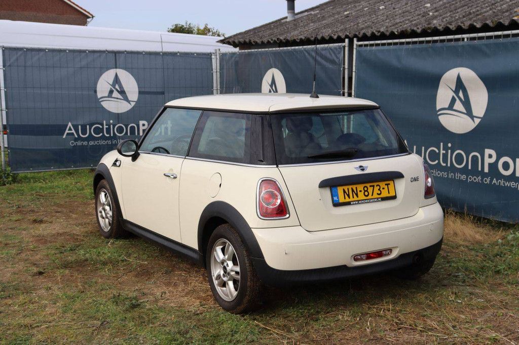 Personenauto Mini One Benzine 75pk 2011