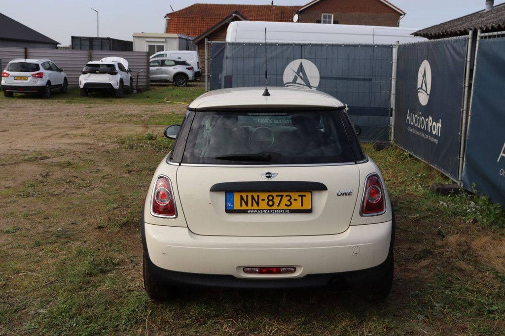 Personenauto Mini One Benzine 75pk 2011
