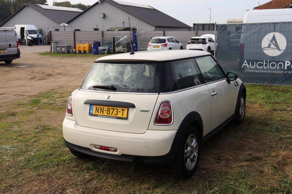 Personenauto Mini One Benzine 75pk 2011