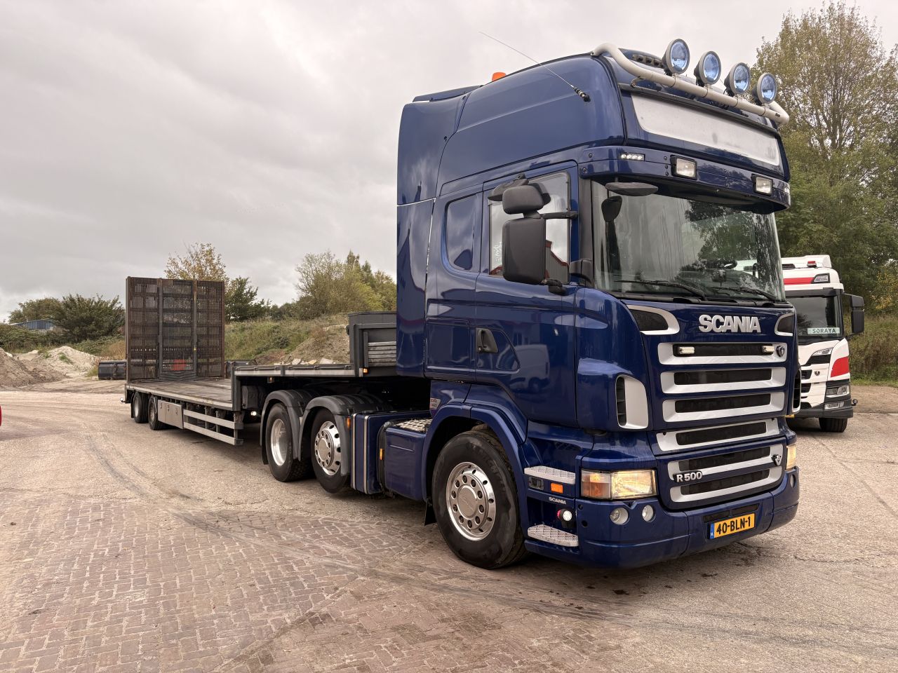 Scania R500 met dieplader