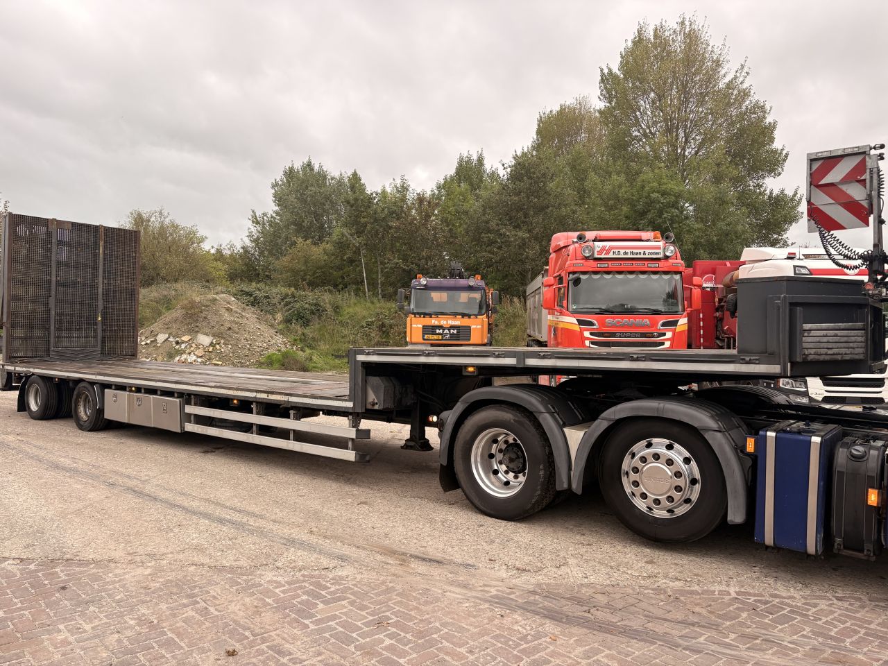 Scania R500 met dieplader