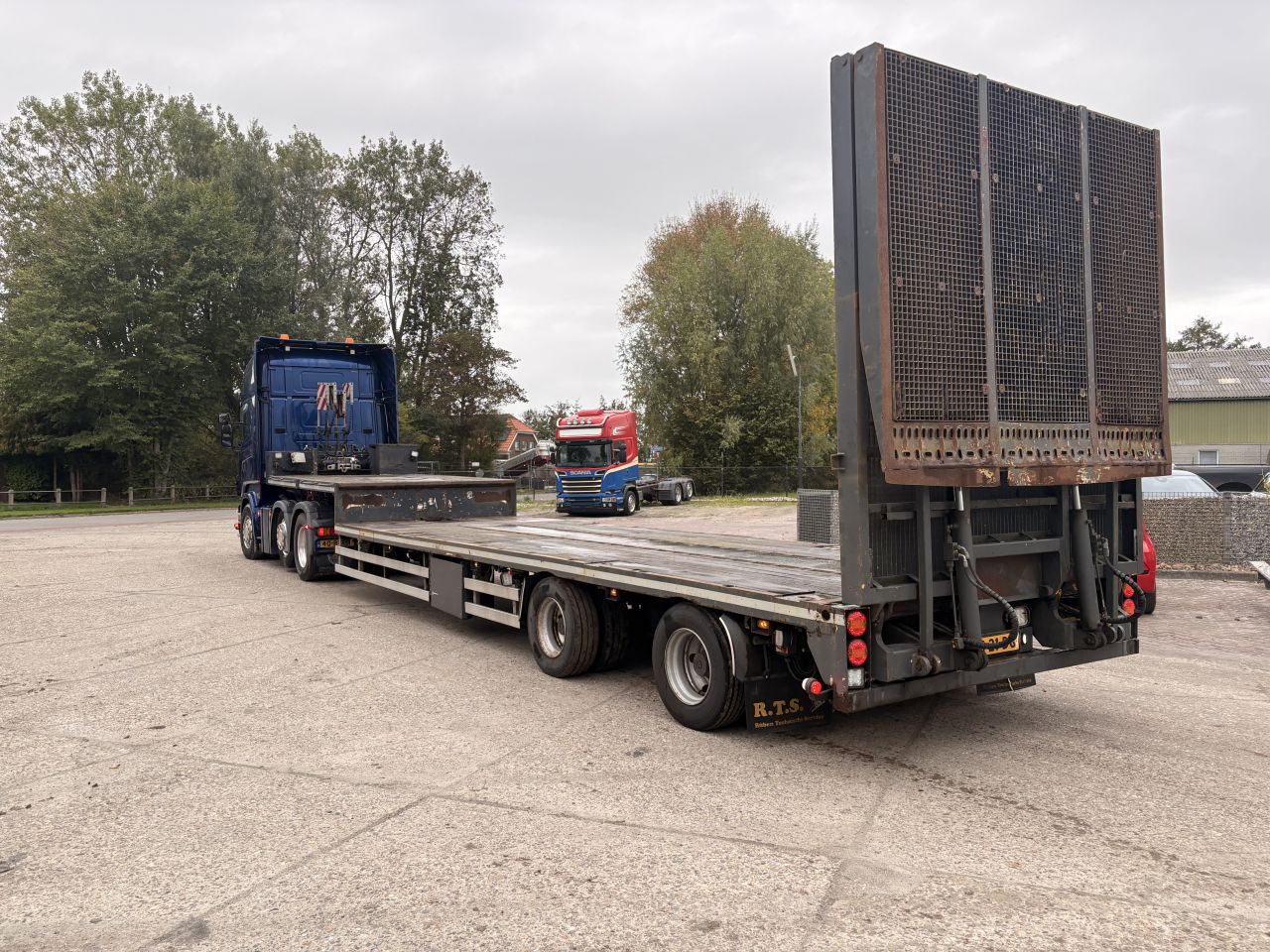 Scania R500 met dieplader