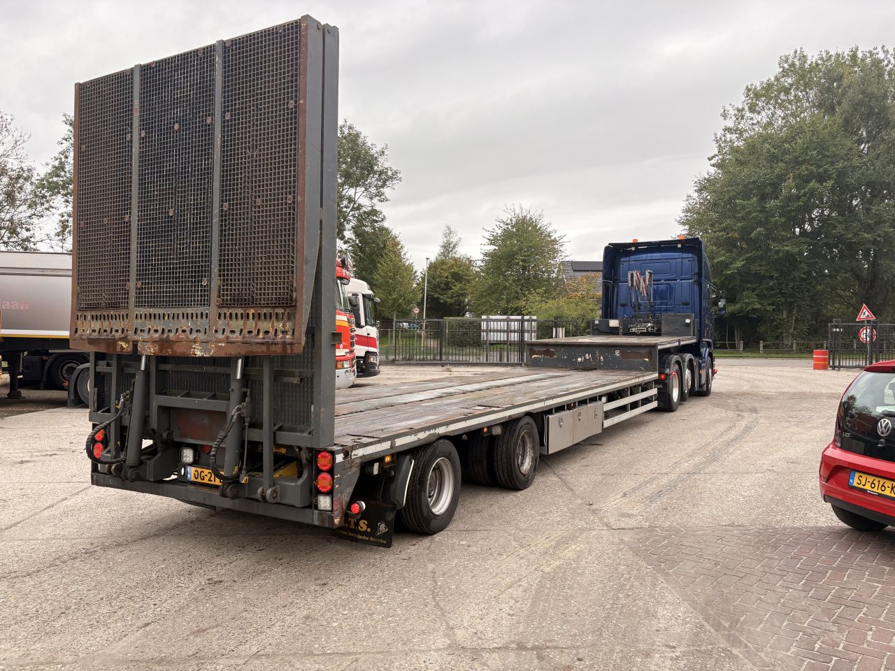 Scania R500 met dieplader