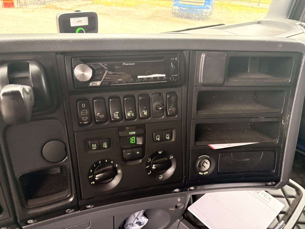 Scania R500 met dieplader