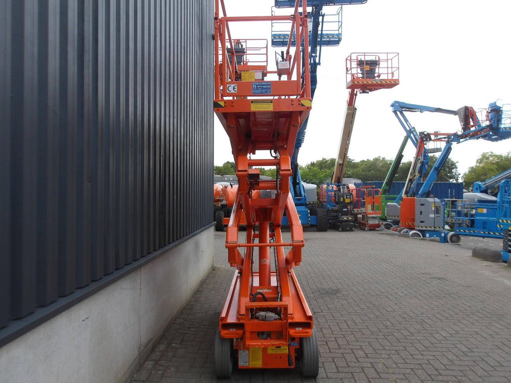 SkyJack SJ3220 Electric Scissor Lift 8.09m 2015