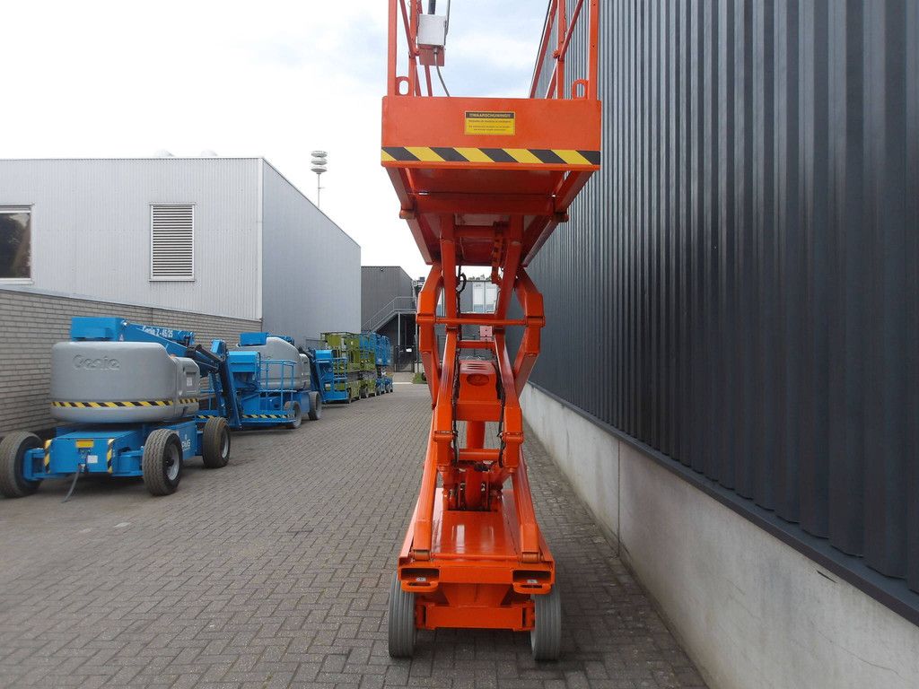 SkyJack SJ3220 Electric Scissor Lift 8.09m 2015