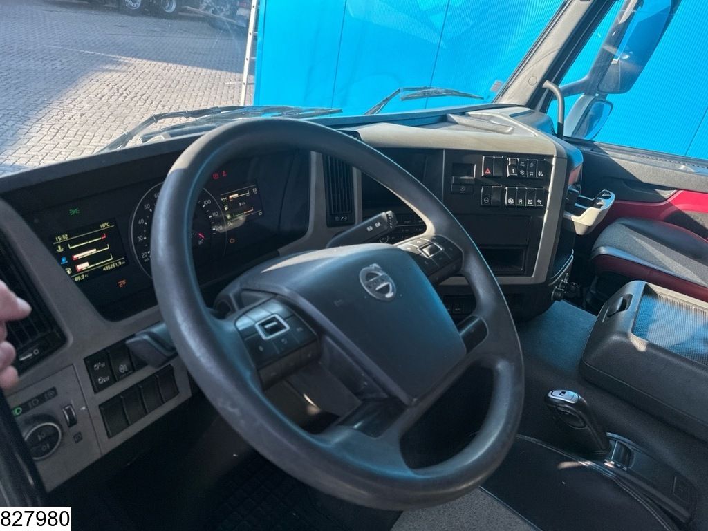 Volvo FM 540 6x2, EURO 6, Guitton 3 Deck Live Stock