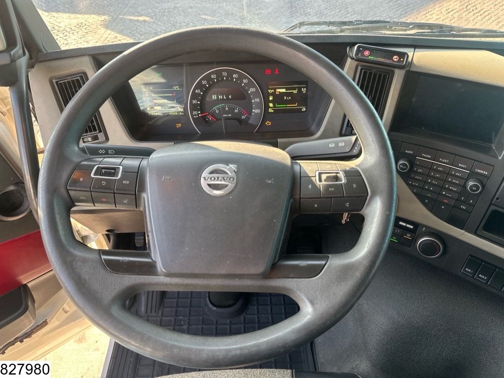 Volvo FM 540 6x2, EURO 6, Guitton 3 Deck Live Stock