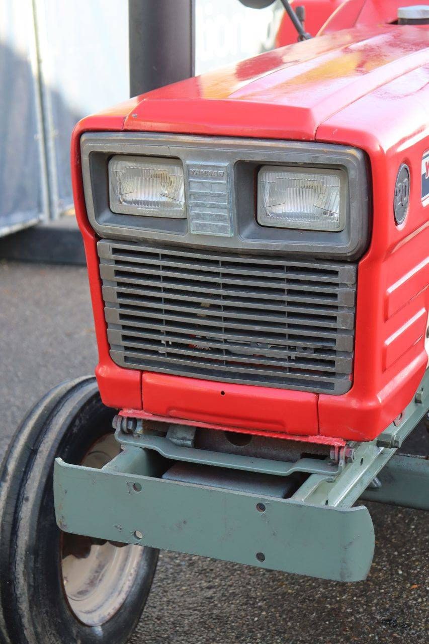 Kleintraktor Yanmar YM2002 Diesel 20 PS mit Grubber