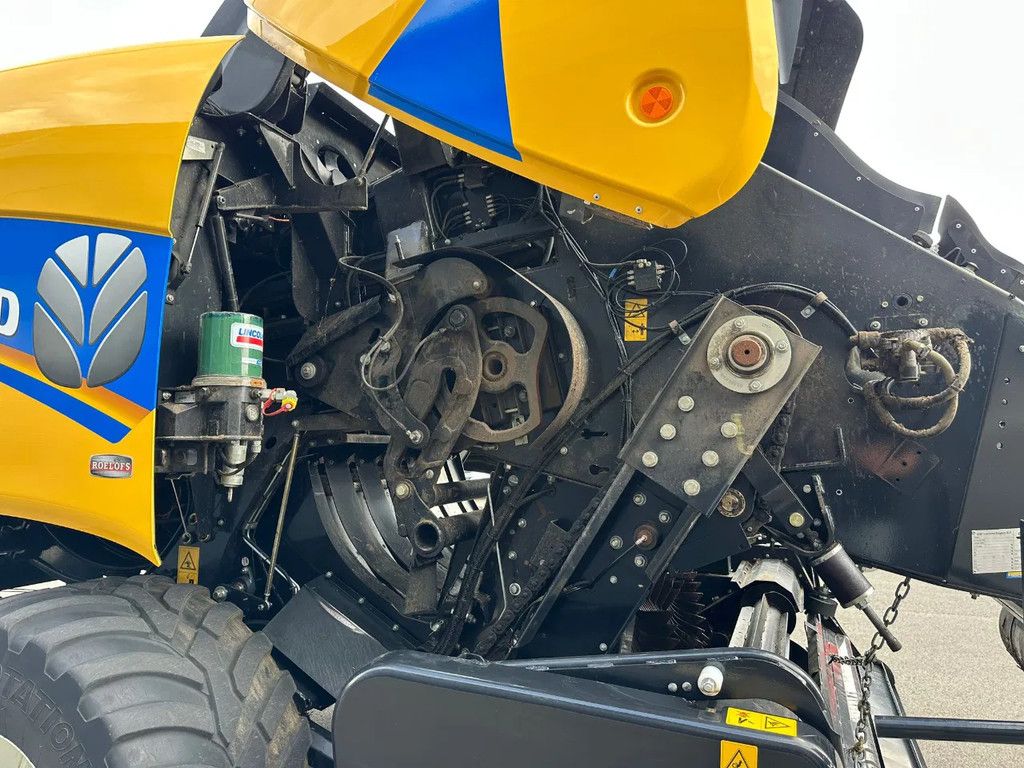 New Holland Bigbaler 1270 plus cropcutter