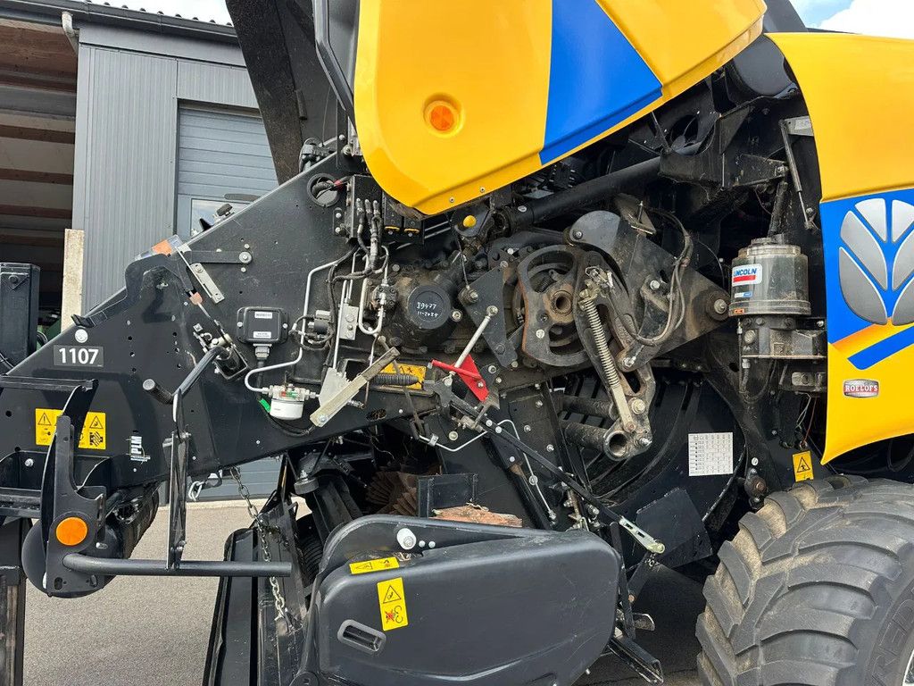 New Holland Bigbaler 1270 plus cropcutter