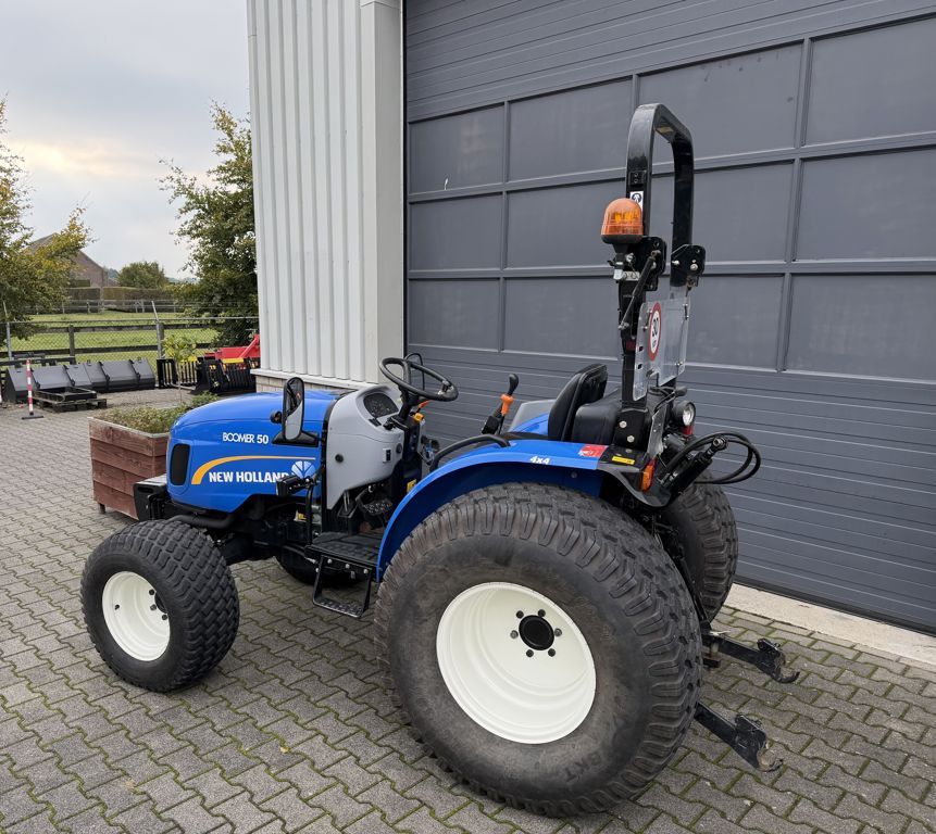New Holland Boomer 50