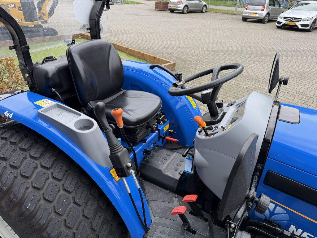 New Holland Boomer 50