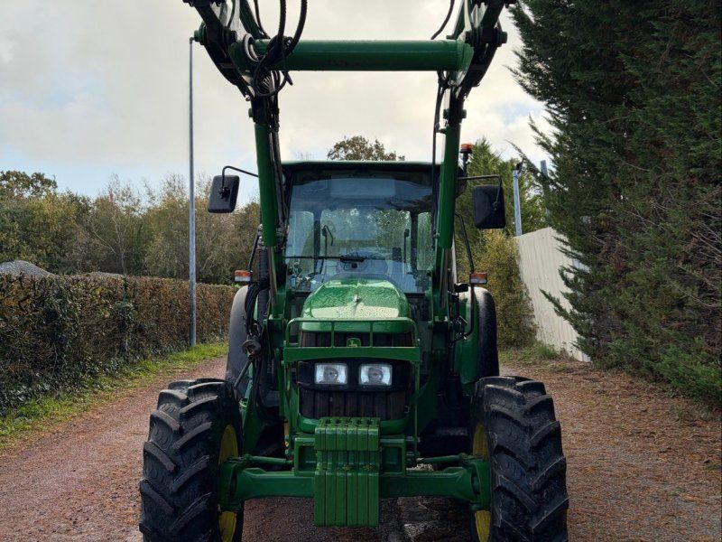 John Deere Tracteur agricole 5100M