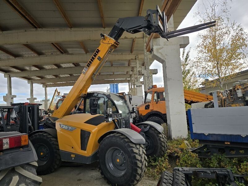 Liebherr T32-7