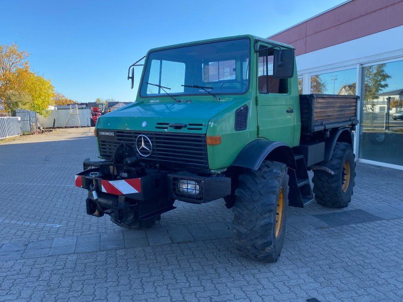 Mercedes-Benz 425
